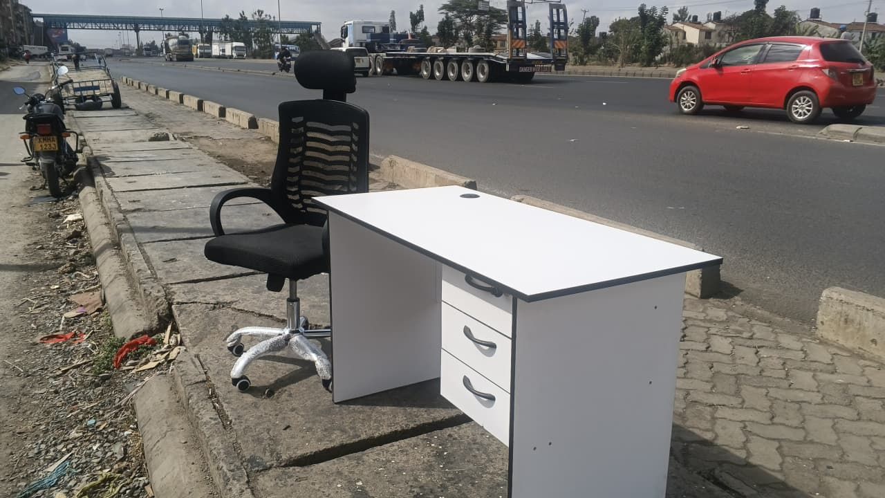 Office desk and office chair photo 1